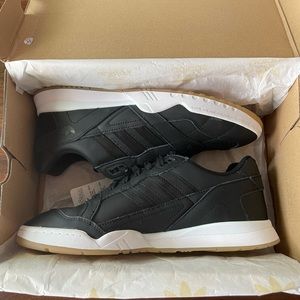 Men’s Adidas AR Trainer Shoes - Black